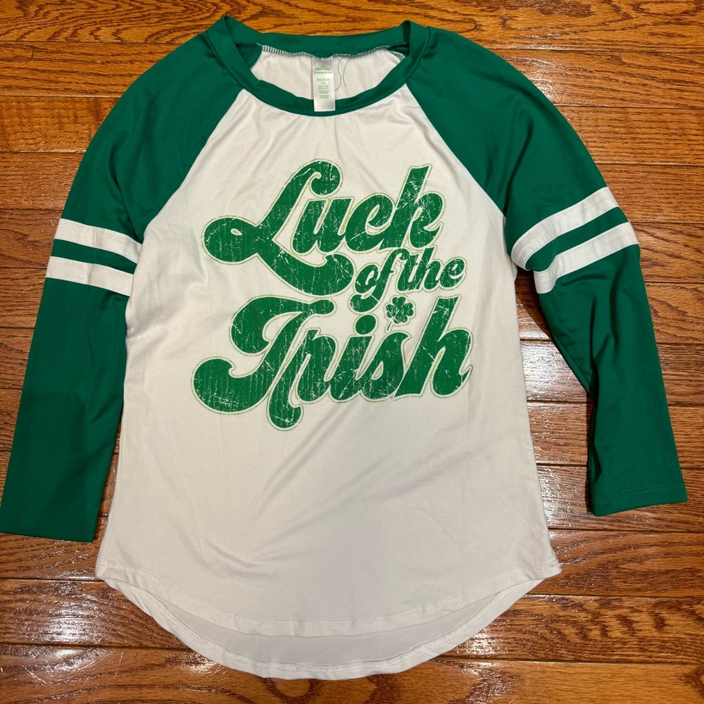 St. Patrick’s Day shirt- like new